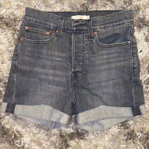 Levi’s Wedgie Short